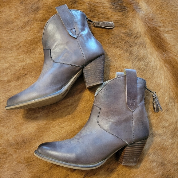 Joyfolie Shoes - Brown leather cowgirl booties